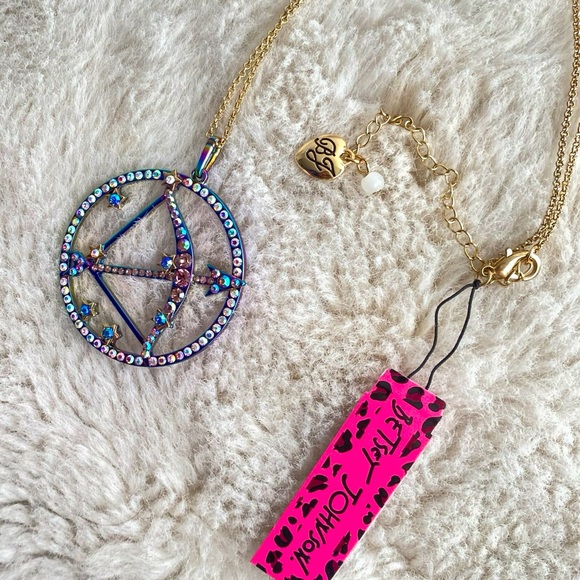 BETSEY JOHNSON Two-Tone Multi-Stone Sagittarius Zodiac Pendant Necklace NWT - Picture 3 of 16